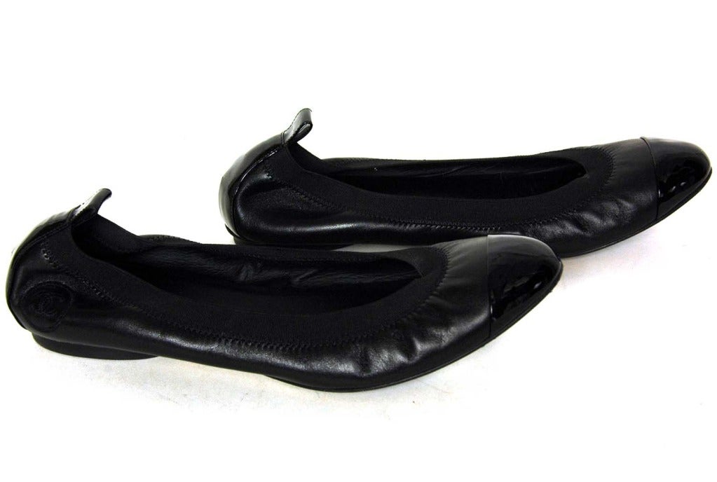 Women's CHANEL Black Leather Elastic Ballet Flats W. Patent Trim Sz. 40