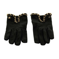 CHANEL Black Leather Gloves With Chain Detail - Sz 7