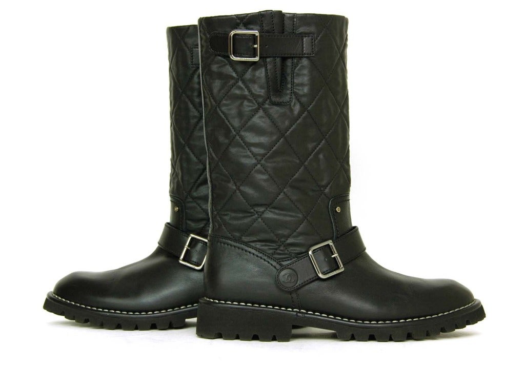 Women's CHANEL Black Quilted Short Boots With Shearling Lining - Sz 9.5