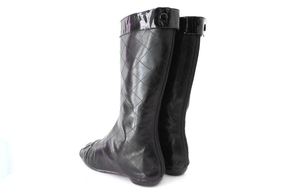 CHANEL BLACK QUILTED LEATHER BACK-ZIP BOOTS -37.5 2