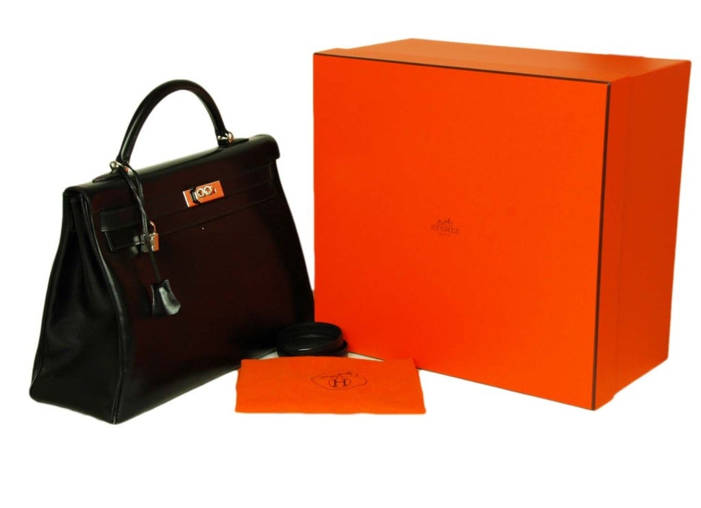 Hermes 40cm Black Box Leather Retourne Kelly Bag w. Strap PHW 6