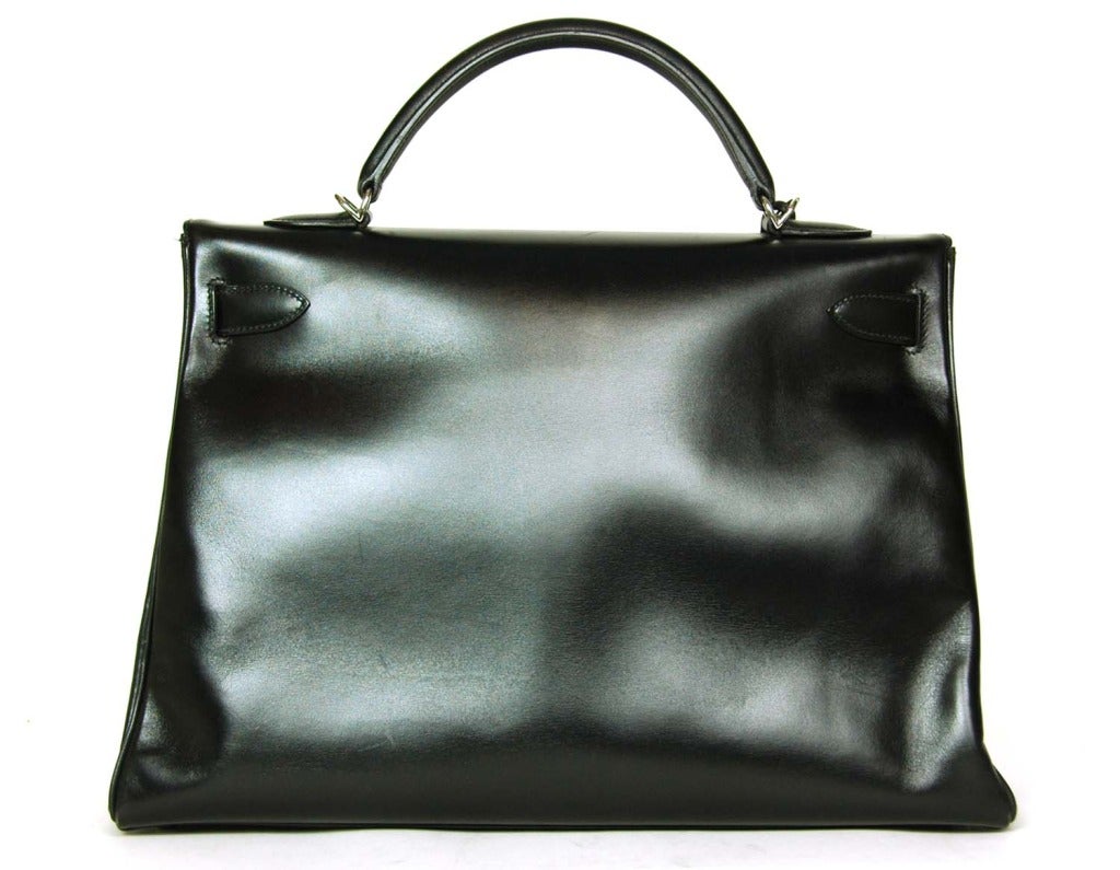 Hermes 40cm Black Box Leather Retourne Kelly Bag w. Strap PHW In Good Condition In New York, NY