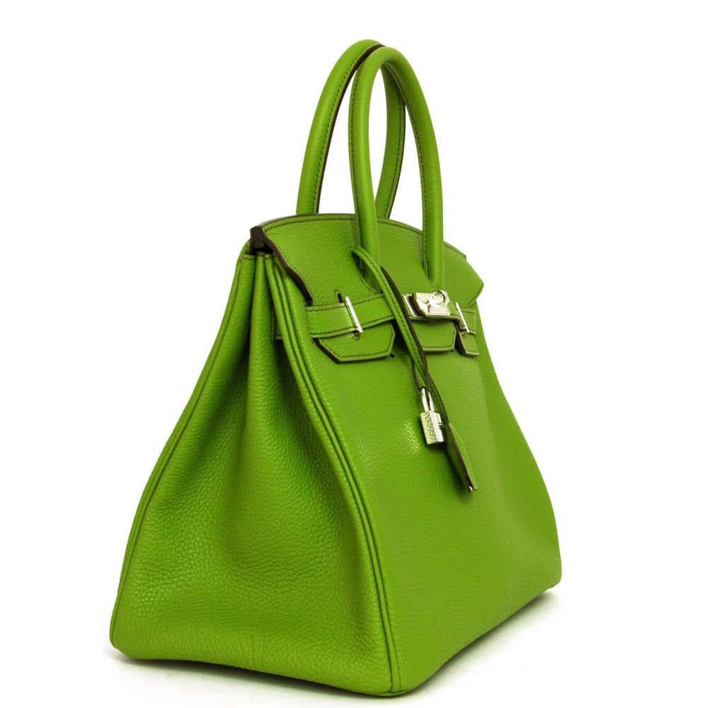 Hermes Green 35cm Togo Leather Birkin Bag NEW

    Age: 2009
    Made In France
    Materials: Togo Leather
    Stamped: HERMES PARIS MADE IN FRANCE
    Blind Stamp Reads: M

Length: 13.75