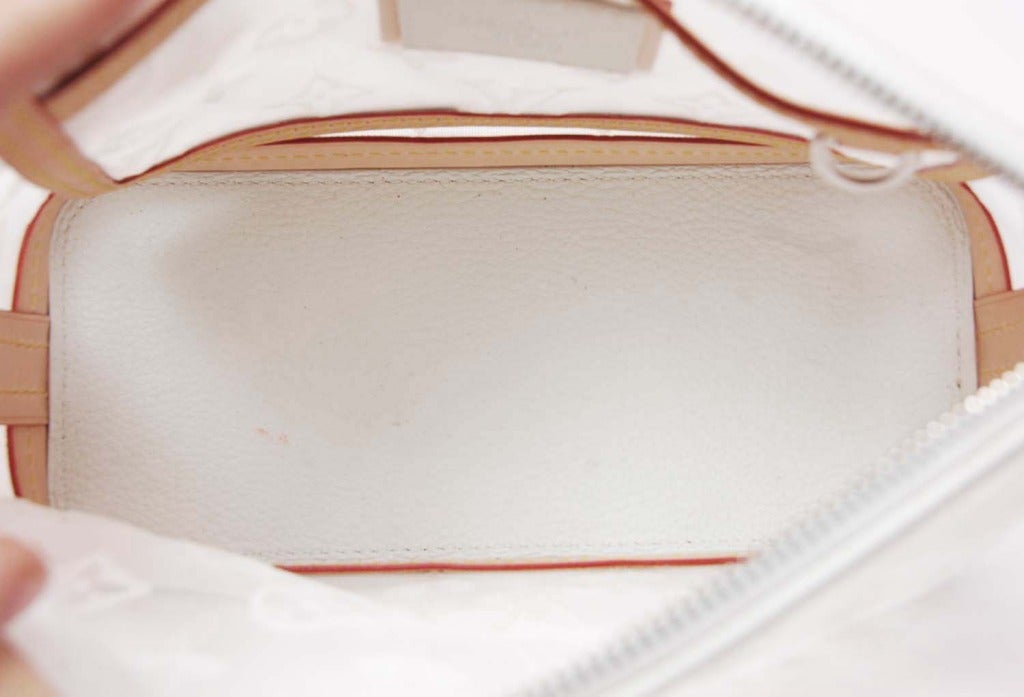 Louis Vuitton White Mesh Transparent Transparence Lockit Clutch Bag In Excellent Condition In New York, NY