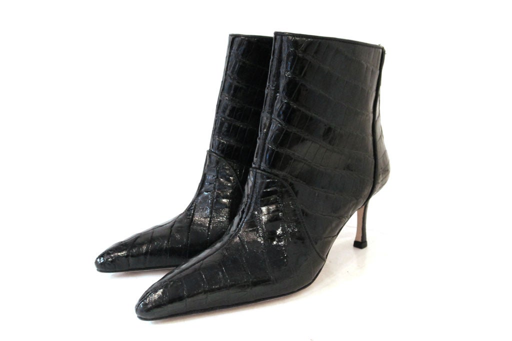 MANOLO BLAIINIK BLACK CROCODILE POINTED TOE ANKLE BOOTS - SZ 35