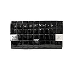 CHANEL QUILTED BLACK PATENT ENVELOPE CLUTCH W/ SILVERTONE CHAIN