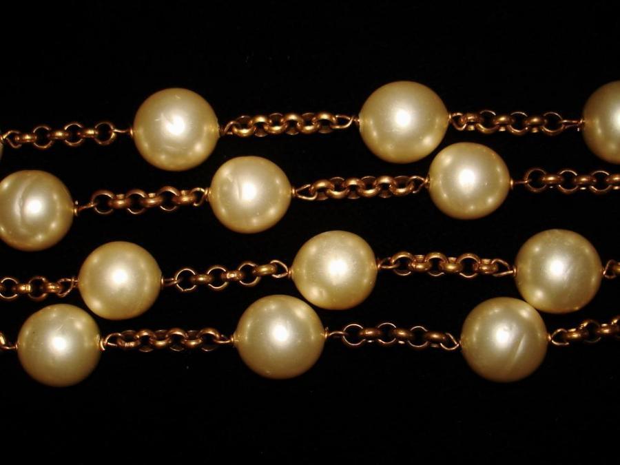Chanel White Faux Pearl Golden Chain Necklace 3