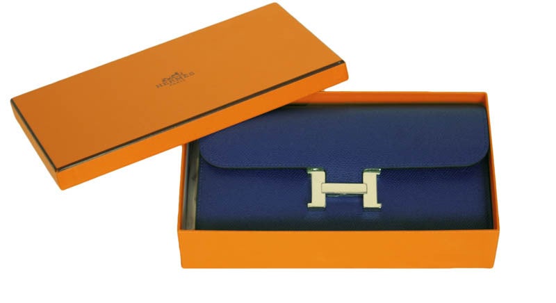 Hermes Blue Electric Constance Long Combination Clutch NIB
Age: 2012
Made In France
Materials: Epsom Leather
Features H Lock
Several Credit Card Slits & Zipper Pocket In Between Two Compartments
Stamped: 