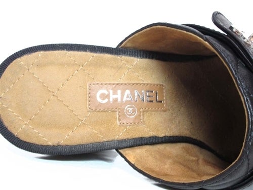 CHANEL Black Leather Quilted Clogs w. CC Twist Lock 1