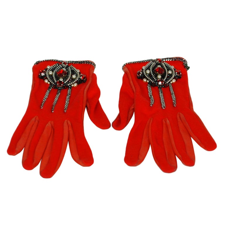 CHANEL Red Wool/Leather Gloves With Zipper/Chain Design