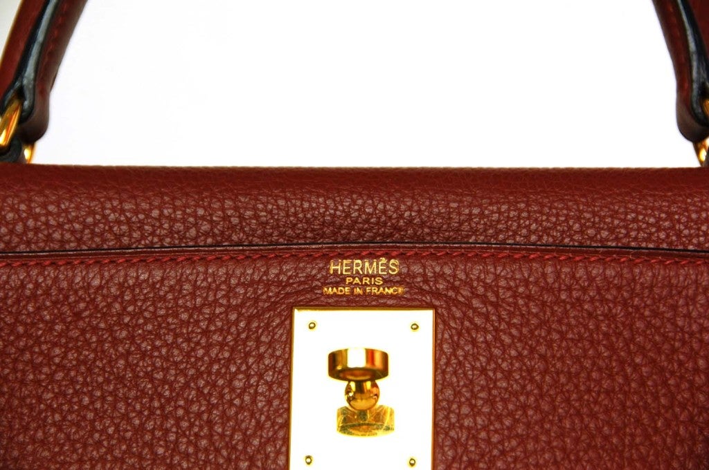 HERMES Red Rouge 28cm Kelly Bag with Shoulder Strap In Excellent Condition In New York, NY