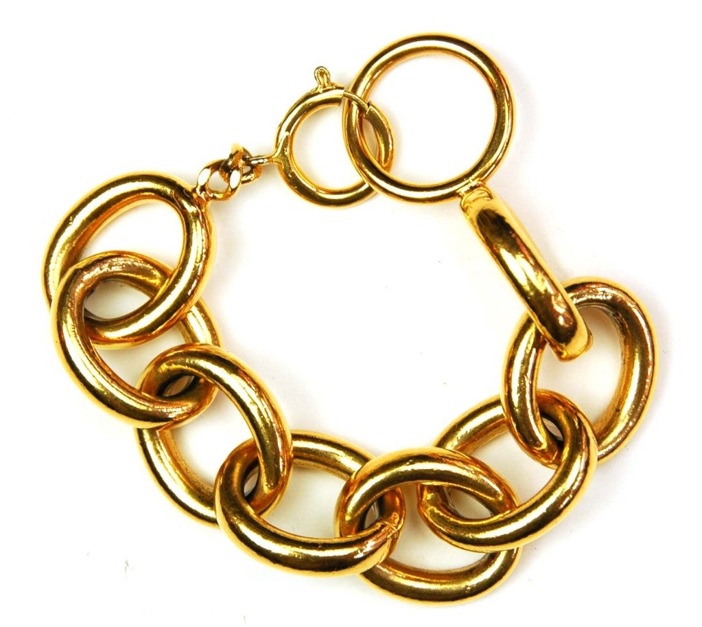 Chanel Gold Link Bracelet
Age: 1960's
Made In France
Stamped: CHANEL
Closes with Jump Ring Closure
