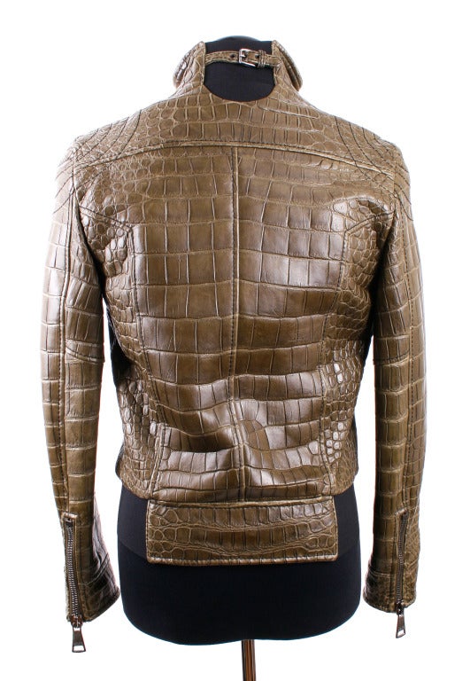 DOLCE & GABBANA Olivgrüne Krokodil-Lederjacke, 1 von 4 hergestellt im Zustand „Hervorragend“ im Angebot in New York, NY