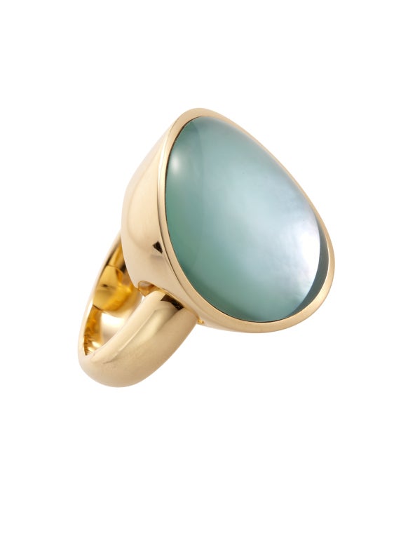There is no other jewellery quite like Vhernier jewellery. The weight and quality of the gold work is superb, the quality of diamonds exquisite and the manner in which coloured hardstones are fused with mother of pearl and rock crystal is unique.