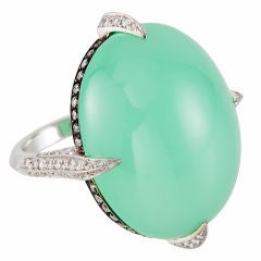 Cabochon Chrysophrase and Diamond ring Cabochon Chrysophrase and Diamond ring