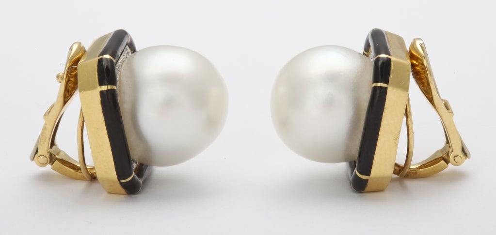 Women's DAVID WEBB South Sea Cultured Pearl & Diamond Earrings For Sale