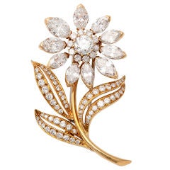 VAN CLEEF 
ARPELS Diamond Flower Brooch