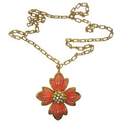 VAN CLEEF 
ARPELS Coral 
Diamond Pendant Brooch