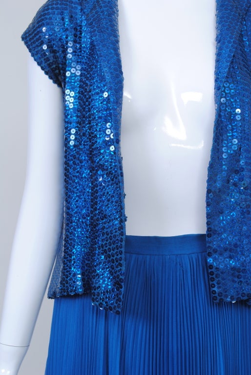 NORELL BLUE SEQUINED TOP AND CHIFFON SKIRT For Sale 2