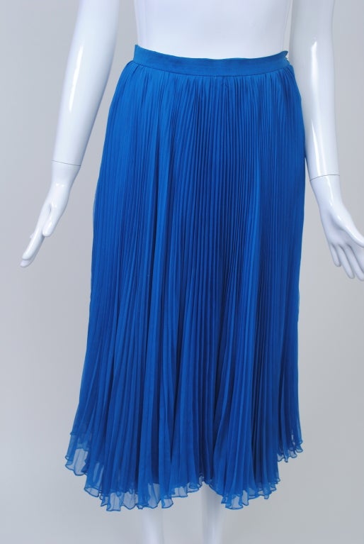 NORELL BLUE SEQUINED TOP AND CHIFFON SKIRT For Sale 4