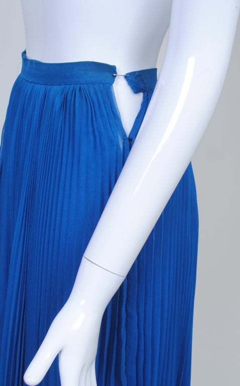 NORELL - Haut à sequins bleu et jupe en mousseline de soie en vente 5