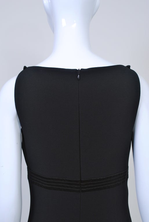 Gianfranco Ferré LBD de crepé negro en venta 1