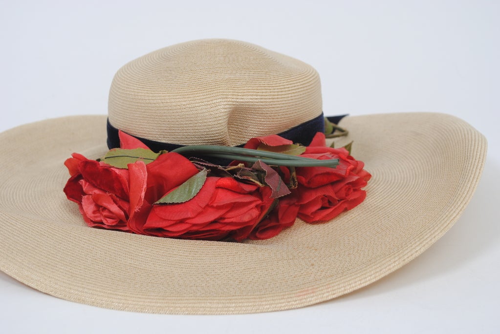 Beige 1940s Straw Hat w/Red Flowers For Sale