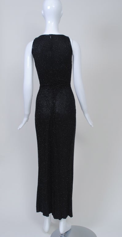 Robe ajustée perlée noire (années 1960) Pour femmes en vente