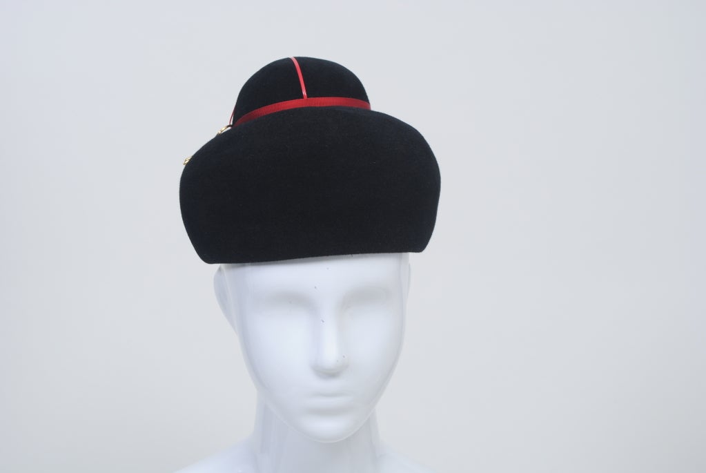 Women's Adolfo Black Felt Hat w/keys