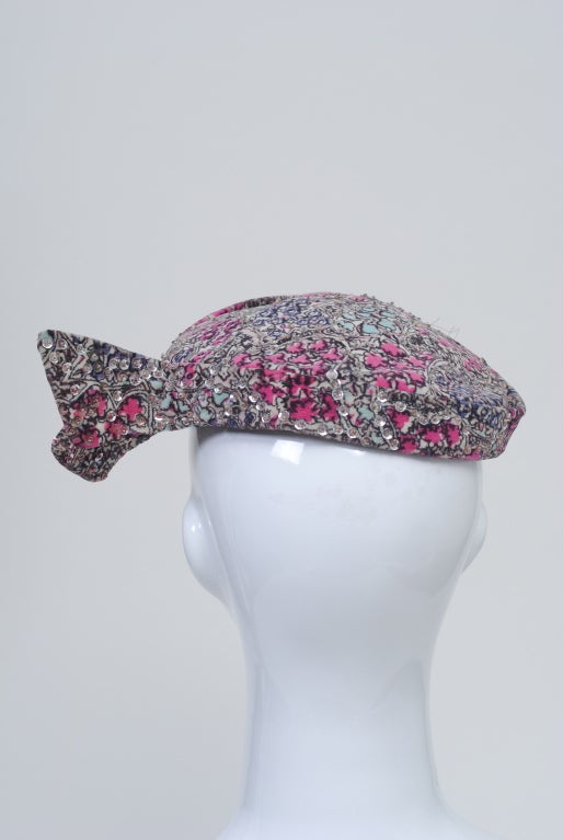 Print Velvet hat with Sequins For Sale 1