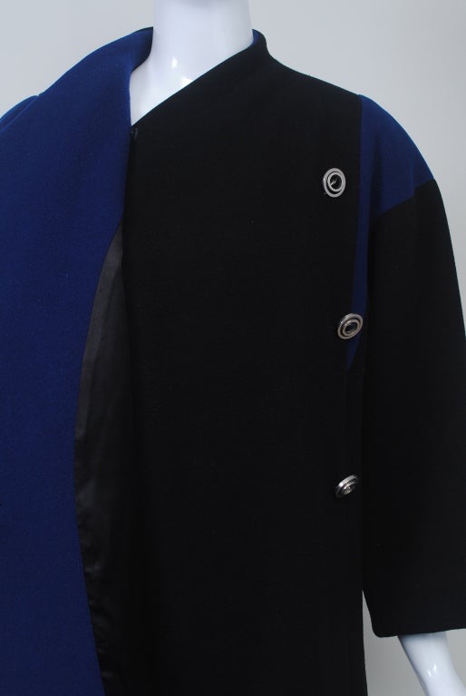 Pauline Trigere Black Coat With Royal Blue Inserts For Sale 2