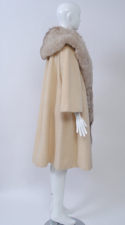 Women's Lilli Ann White Swing Coat with Fox Trim