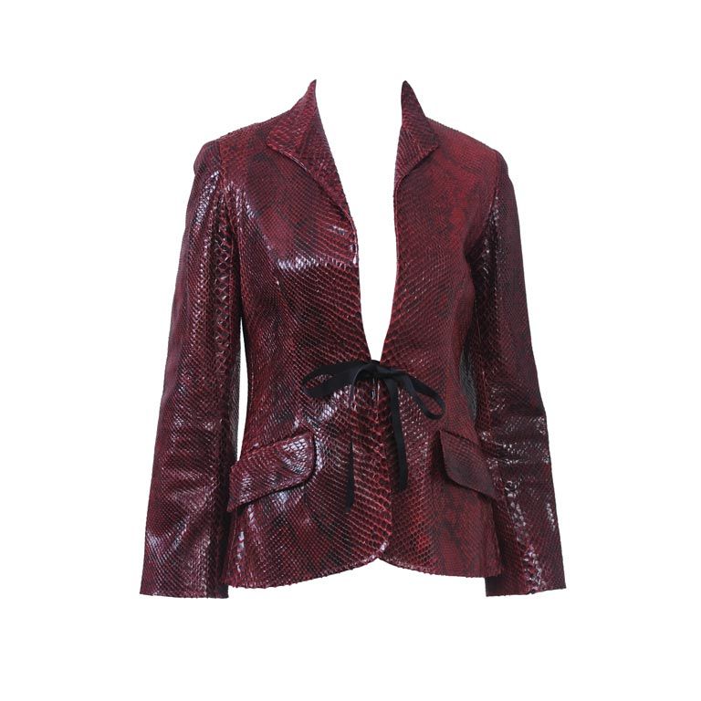 Blazer en peau de serpent couleur vin en vente