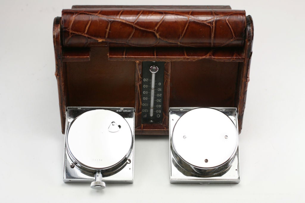 hermes travel clock