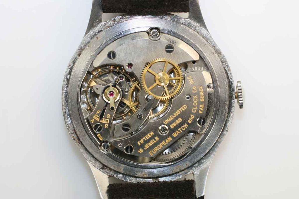 Rare montre surdimensionnée des années 1950 revendue par Cartier 3