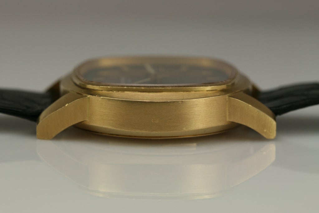Patek Philippe Yellow Gold Beta 21 Quartz Wristwatch In Excellent Condition In Miami Beach, FL