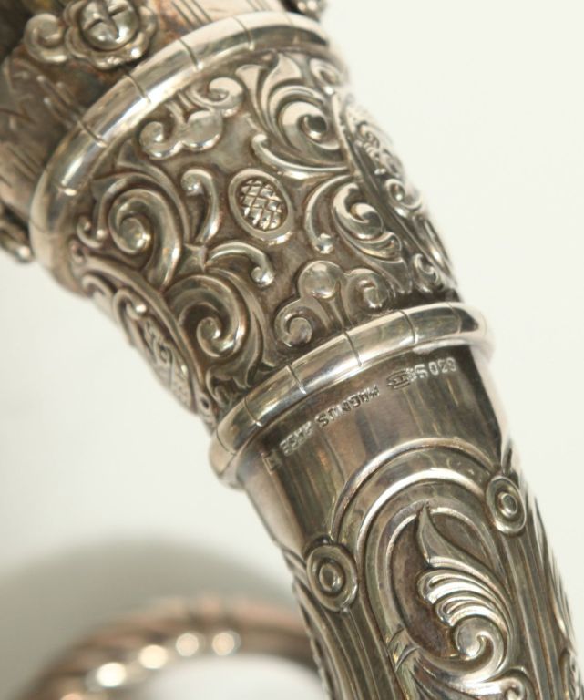 Women's or Men's Unusual  silver  viking  drinking horn and cover For Sale