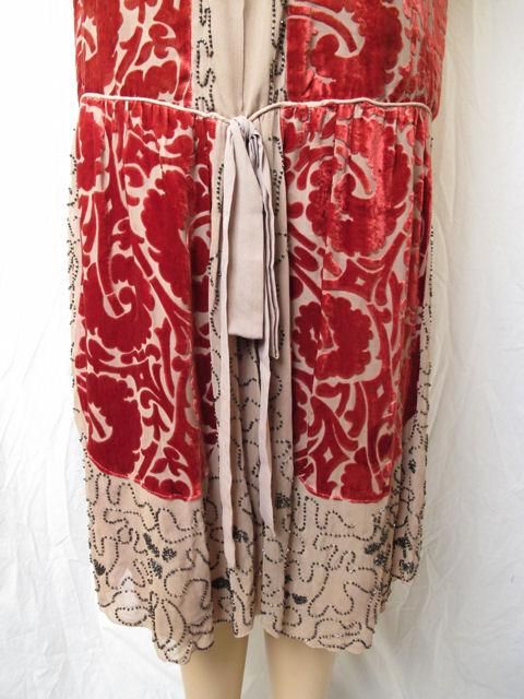 1920's Silk Burned Out Red Velvet & Glass Bead Flapper Dress For Sale 2