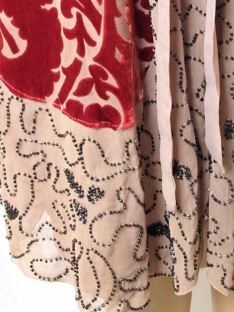 1920's Silk Burned Out Red Velvet & Glass Bead Flapper Dress For Sale 3