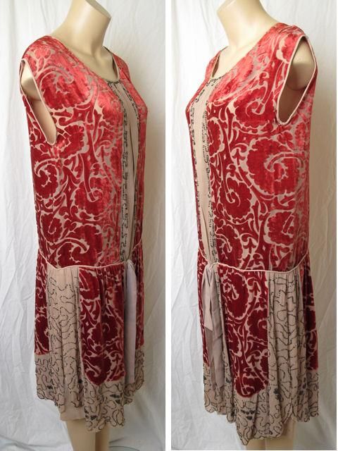 1920's Silk Burned Out Red Velvet & Glass Bead Flapper Dress For Sale 4