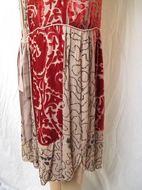 1920's Silk Burned Out Red Velvet & Glass Bead Flapper Dress For Sale 5