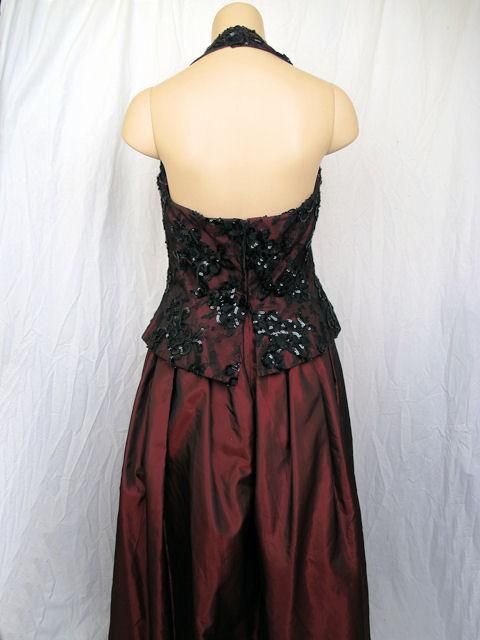 VICTOR COSTA Blk Lace & Sequins Over Burgundy Ball Gown For Sale 4