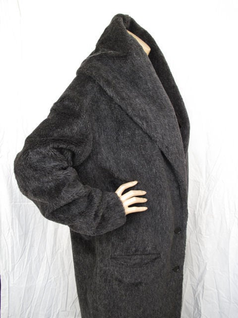 ROMEO GIGLI Gray Alpaca Large Collar Fur Coat For Sale 1