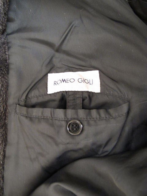 ROMEO GIGLI Gray Alpaca Large Collar Fur Coat For Sale 4