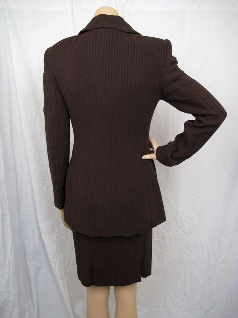 GUCCI Brown Pinstriped Pencil Skirtsuit For Sale 4