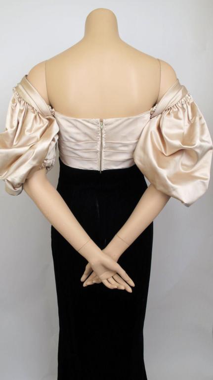 1980's CAROLYNE ROEHM Blk Velvet Puff Sleeve Dress For Sale 1