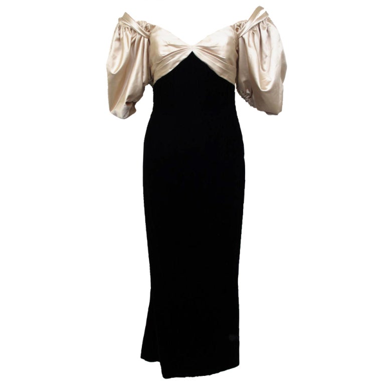 1980's CAROLYNE ROEHM Blk Velvet Puff Sleeve Dress For Sale