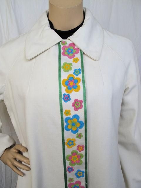 Women's Bill Blass Bond Street White Floral Swing Coat & Matching Scarf