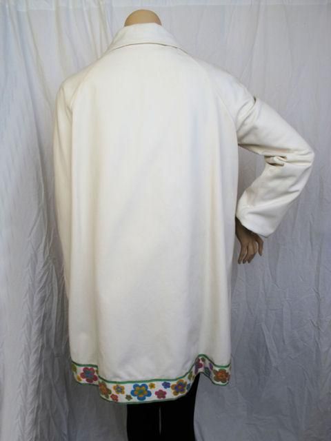 Bill Blass Bond Street White Floral Swing Coat & Matching Scarf 4