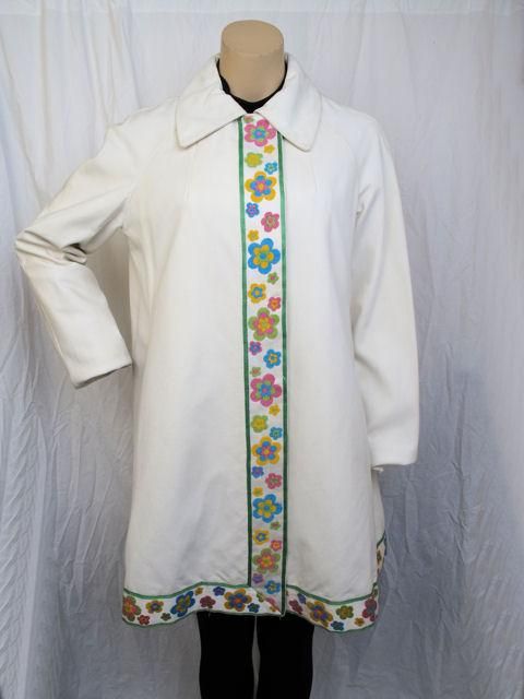 Bill Blass Bond Street White Floral Swing Coat & Matching Scarf 7